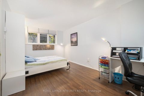 Photo 27 at 142 Salter Crescent, Beaverbrook, Kanata