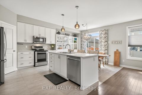 Photo 7 at 690 Parade Drive, Stittsville (South), Stittsville