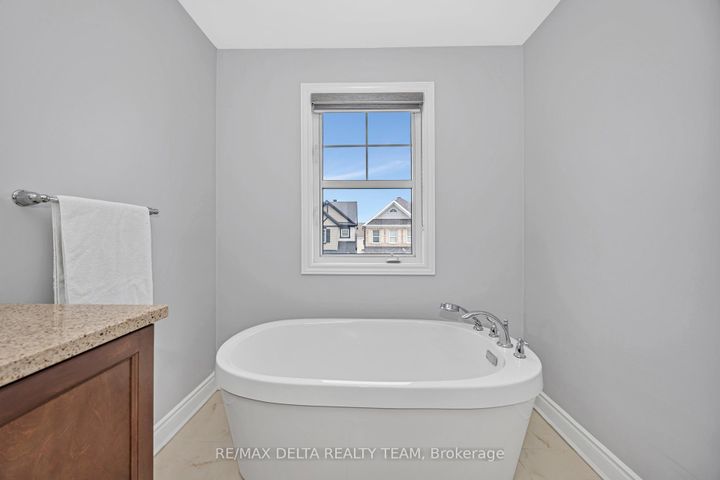 Photo 18 at 751 Devario Crescent, Nepean (Half Moon Bay), Ottawa