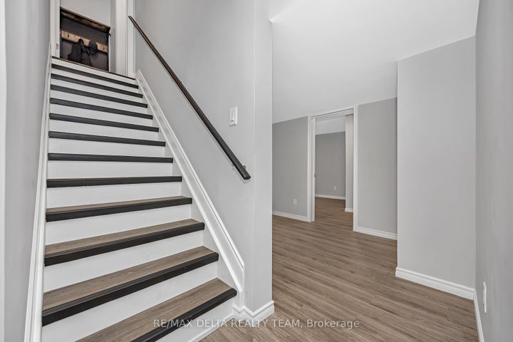Photo 27 at 751 Devario Crescent, Nepean (Half Moon Bay), Ottawa