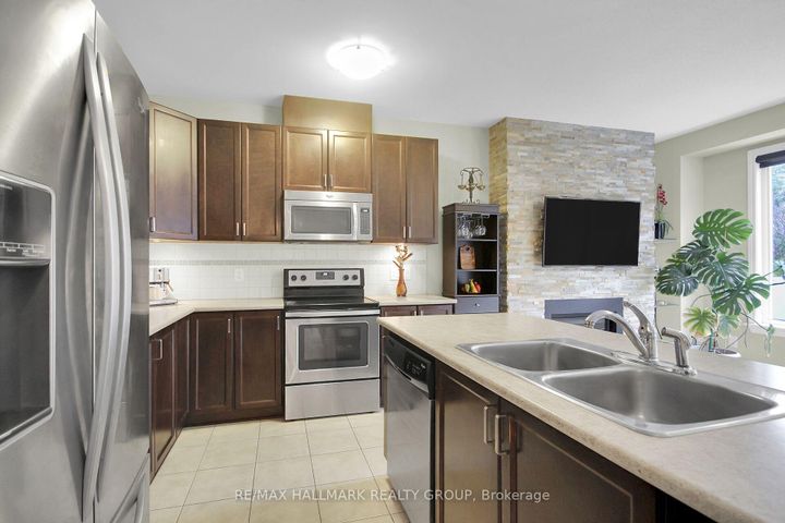 Photo 14 at 173 Highbury Park Drive, Nepean (Longfields), Ottawa