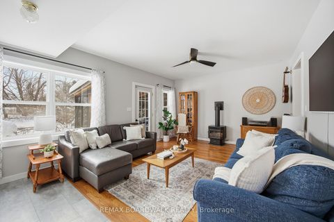 Photo 2 at 32 Cockburn Street, Perth