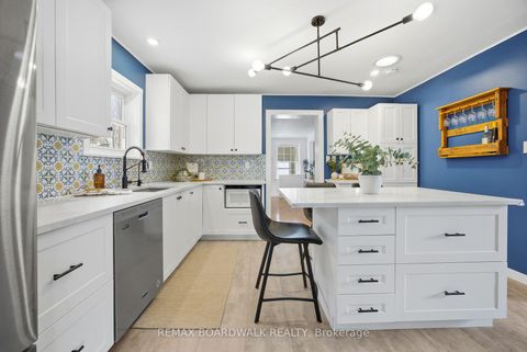 Photo 5 at 32 Cockburn Street, Perth