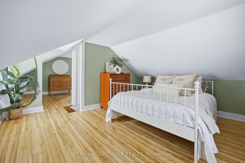 Photo 15 at 32 Cockburn Street, Perth