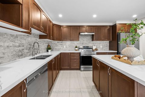 Photo 17 at 122 Cranesbill Road, Emerald Meadows/Trailwest, Kanata
