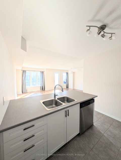 Photo 8 at 816 ELEMENT Private, Emerald Meadows/Trailwest, Kanata