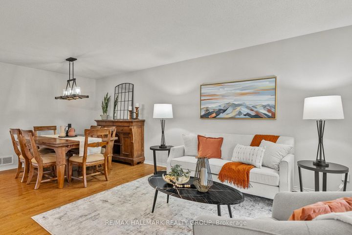 Photo 3 at 18 Irish Rose Crescent, Nepean (Longfields), Ottawa