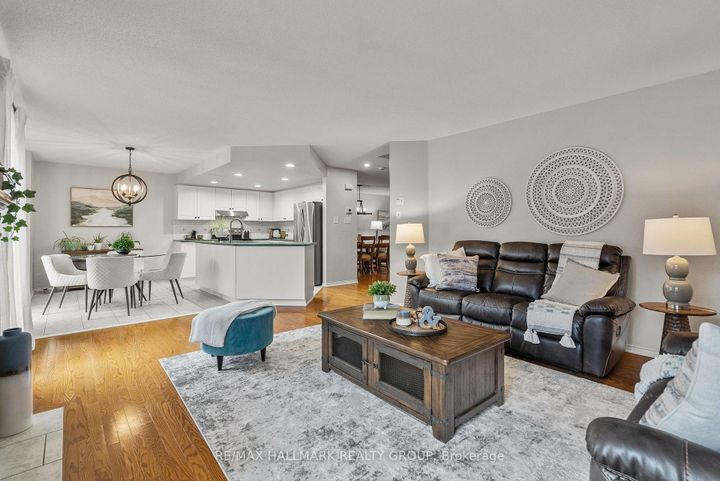 Photo 12 at 18 Irish Rose Crescent, Nepean (Longfields), Ottawa