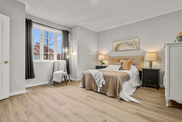 Photo 21 at 18 Irish Rose Crescent, Nepean (Longfields), Ottawa