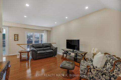 Photo 11 at 763 Clearcrest Crescent, Fallingbrook/Ridgemount, Orleans