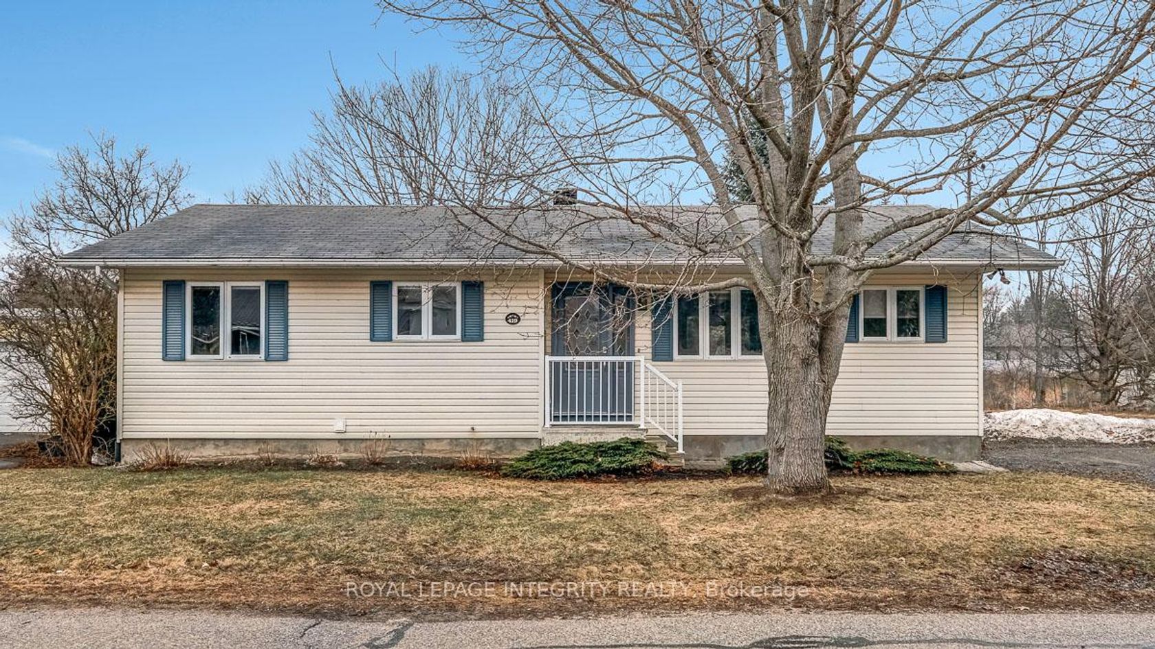 419 Brock Street E, Merrickville 2