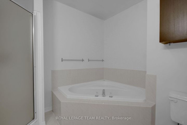 Photo 19 at 89 Thornbury Crescent, Nepean (Centrepointe), Ottawa