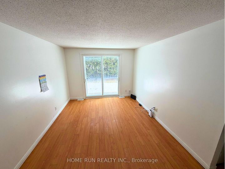 Photo 7 at 166 WITHROW Avenue, Nepean (Meadowlands/St. Claire Gardens), Ottawa