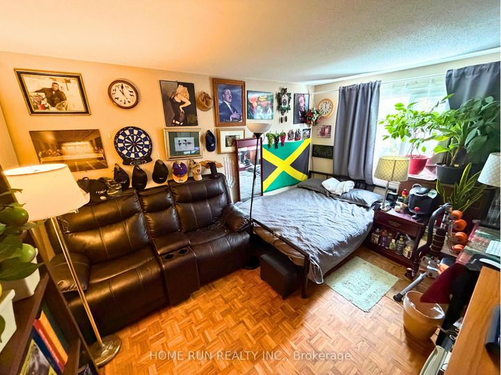 Photo 10 at 166 WITHROW Avenue, Nepean (Meadowlands/St. Claire Gardens), Ottawa