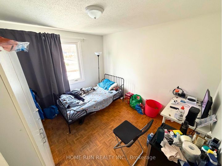 Photo 13 at 166 WITHROW Avenue, Nepean (Meadowlands/St. Claire Gardens), Ottawa