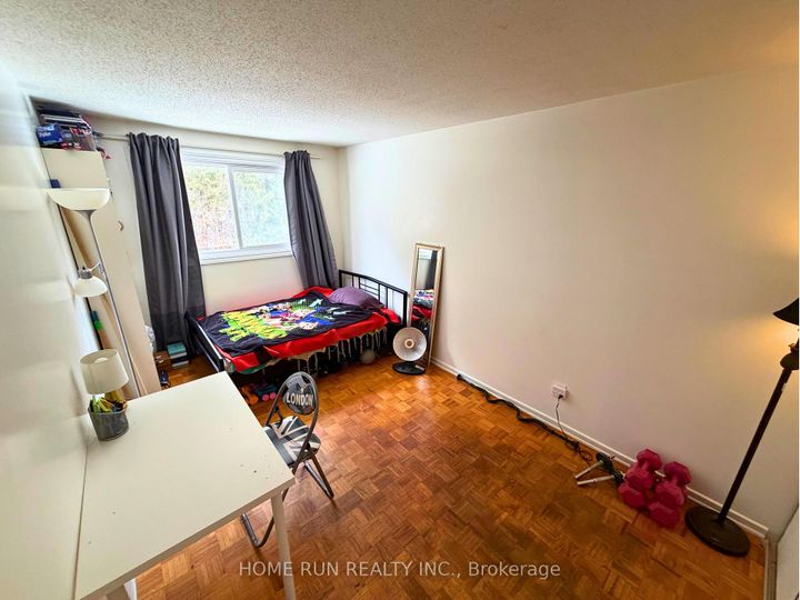 Photo 15 at 166 WITHROW Avenue, Nepean (Meadowlands/St. Claire Gardens), Ottawa
