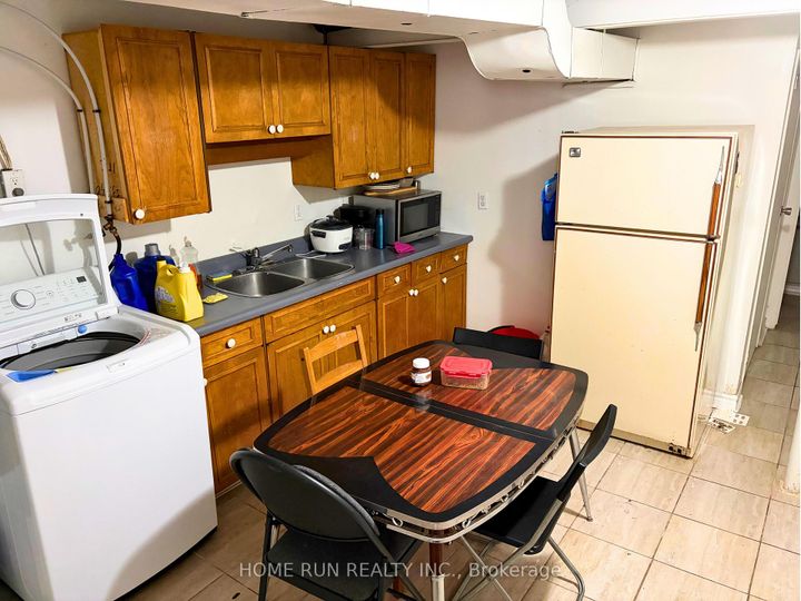 Photo 18 at 166 WITHROW Avenue, Nepean (Meadowlands/St. Claire Gardens), Ottawa