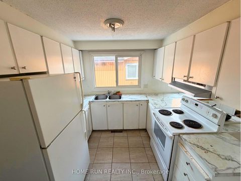 Photo 2 at 166 WITHROW Avenue, Nepean (Meadowlands/St. Claire Gardens), Ottawa