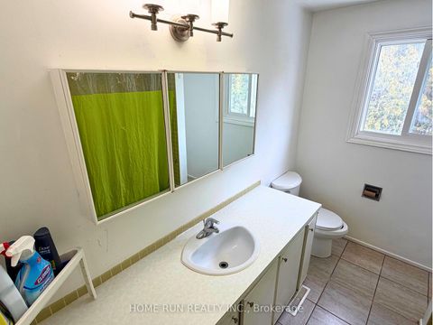 Photo 5 at 166 WITHROW Avenue, Nepean (Meadowlands/St. Claire Gardens), Ottawa