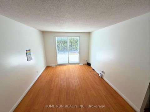 Photo 7 at 166 WITHROW Avenue, Nepean (Meadowlands/St. Claire Gardens), Ottawa