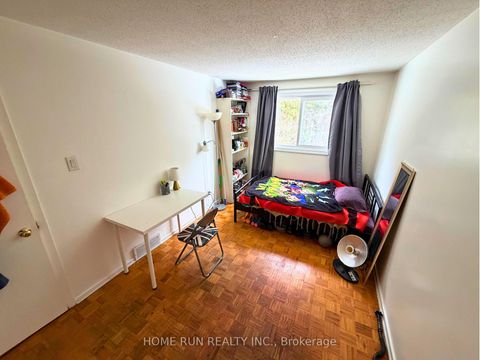Photo 14 at 166 WITHROW Avenue, Nepean (Meadowlands/St. Claire Gardens), Ottawa