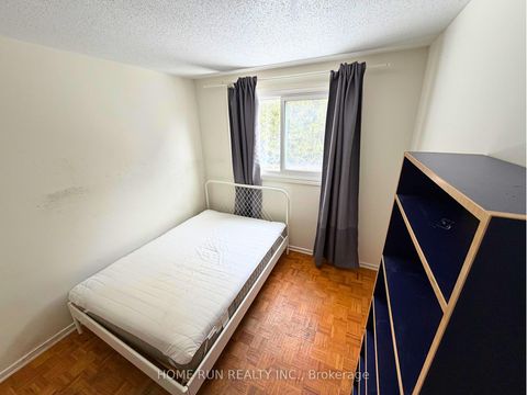 Photo 16 at 166 WITHROW Avenue, Nepean (Meadowlands/St. Claire Gardens), Ottawa