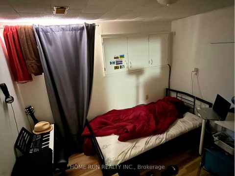 Photo 19 at 166 WITHROW Avenue, Nepean (Meadowlands/St. Claire Gardens), Ottawa