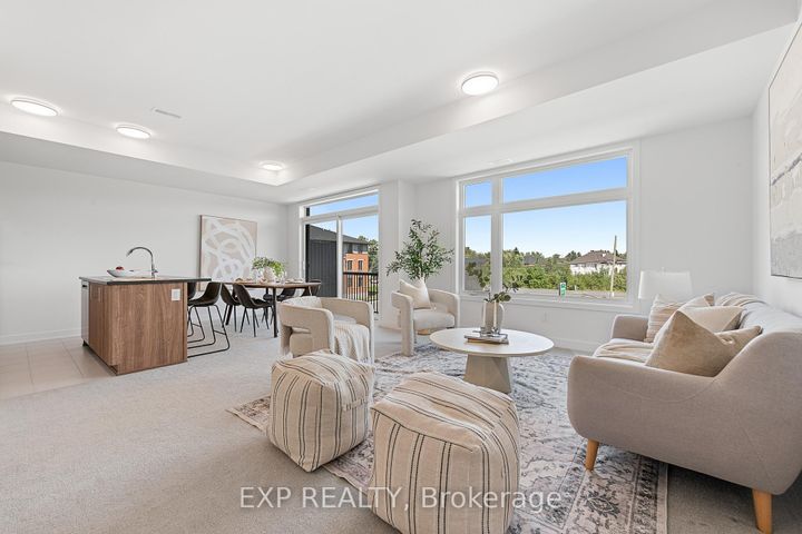 Photo 3 at 1005 Silhouette Private, Nepean (Cedargrove/Fraserdale), Ottawa