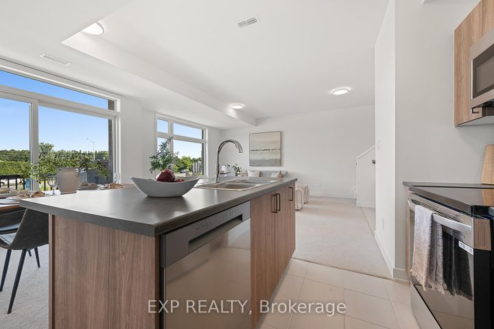 Photo 15 at 1005 Silhouette Private, Nepean (Cedargrove/Fraserdale), Ottawa