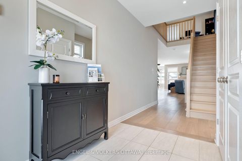 Photo 3 at 176 Balikun Heights, Emerald Meadows/Trailwest, Kanata