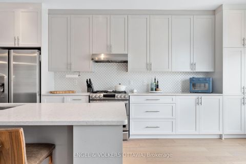 Photo 17 at 176 Balikun Heights, Emerald Meadows/Trailwest, Kanata