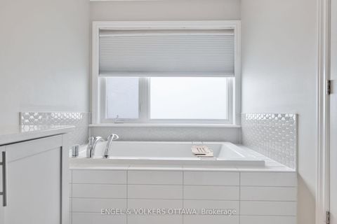 Photo 42 at 176 Balikun Heights, Emerald Meadows/Trailwest, Kanata