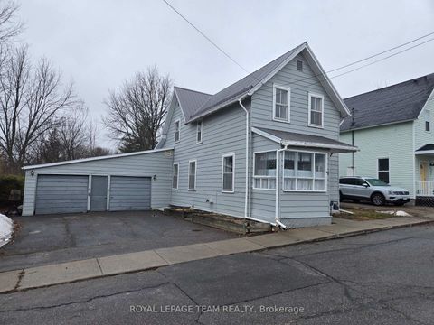 Photo 1 at 48 Thomas Street, Almonte, Mississippi Mills