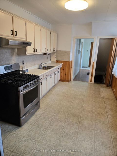 Photo 12 at 48 Thomas Street, Almonte, Mississippi Mills