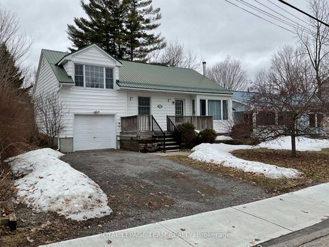 Photo 0 at 294 St George Street, Almonte, Mississippi Mills