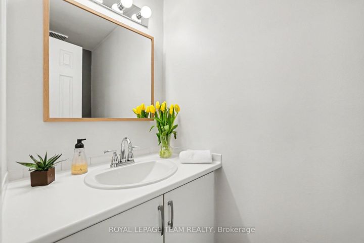 Photo 4 at 43 Whelan Drive, Nepean (Pheasant Run), Ottawa