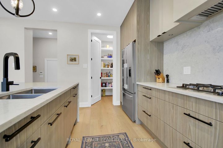 Photo 14 at 62 Rossland Avenue, Nepean (Meadowlands/St. Claire Gardens), Ottawa