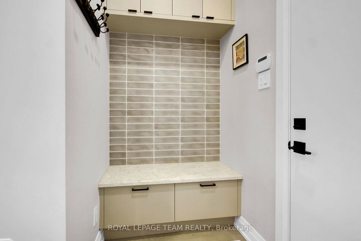 Photo 15 at 62 Rossland Avenue, Nepean (Meadowlands/St. Claire Gardens), Ottawa