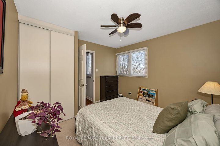 Photo 19 at C - 18 Benlea Drive, Nepean (Tanglewood), Ottawa