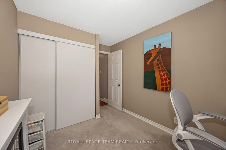 Photo 24 at C - 18 Benlea Drive, Nepean (Tanglewood), Ottawa