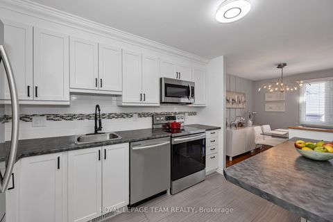 Photo 14 at C - 18 Benlea Drive, Nepean (Tanglewood), Ottawa
