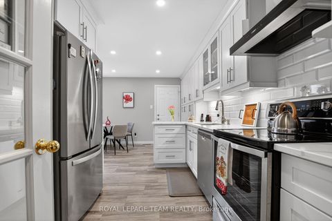 Photo 17 at 20 RIVER OAKS Court, Stittsville (Central), Stittsville