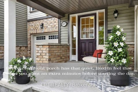 Photo 1 at 607 Meadowcreek Circle, Emerald Meadows/Trailwest, Kanata