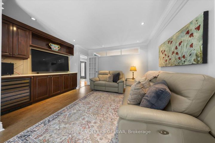 Photo 9 at 33 Okanagan Drive, Nepean (Bruce Farm/Graham Park/Qualicum/Bellands), Ottawa