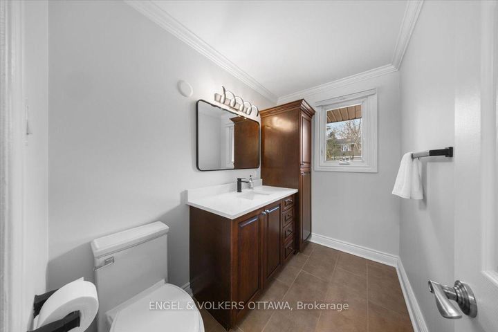 Photo 12 at 33 Okanagan Drive, Nepean (Bruce Farm/Graham Park/Qualicum/Bellands), Ottawa