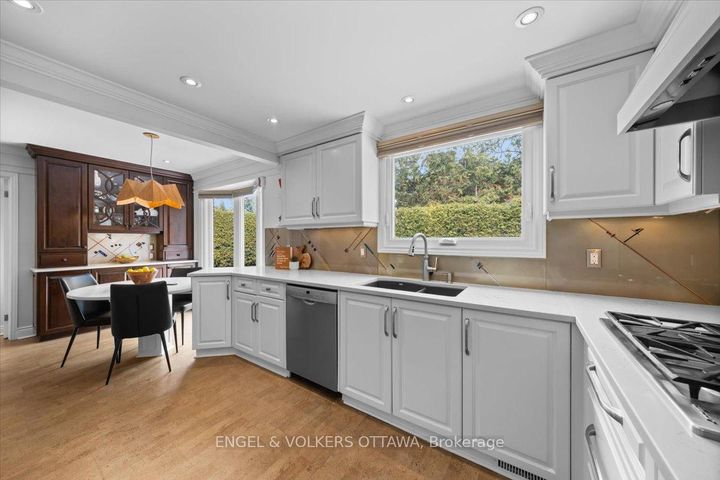Photo 14 at 33 Okanagan Drive, Nepean (Bruce Farm/Graham Park/Qualicum/Bellands), Ottawa