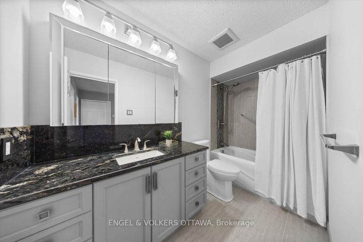 Photo 33 at 33 Okanagan Drive, Nepean (Bruce Farm/Graham Park/Qualicum/Bellands), Ottawa