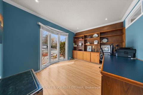 Photo 6 at 33 Okanagan Drive, Nepean (Bruce Farm/Graham Park/Qualicum/Bellands), Ottawa