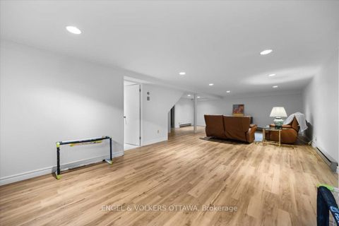 Photo 37 at 33 Okanagan Drive, Nepean (Bruce Farm/Graham Park/Qualicum/Bellands), Ottawa