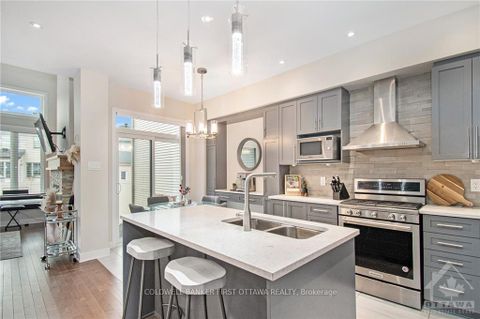 Photo 6 at 427 Rainrock Crescent, Mer Bleue/Bradley Estates/Anderson Park, Orleans